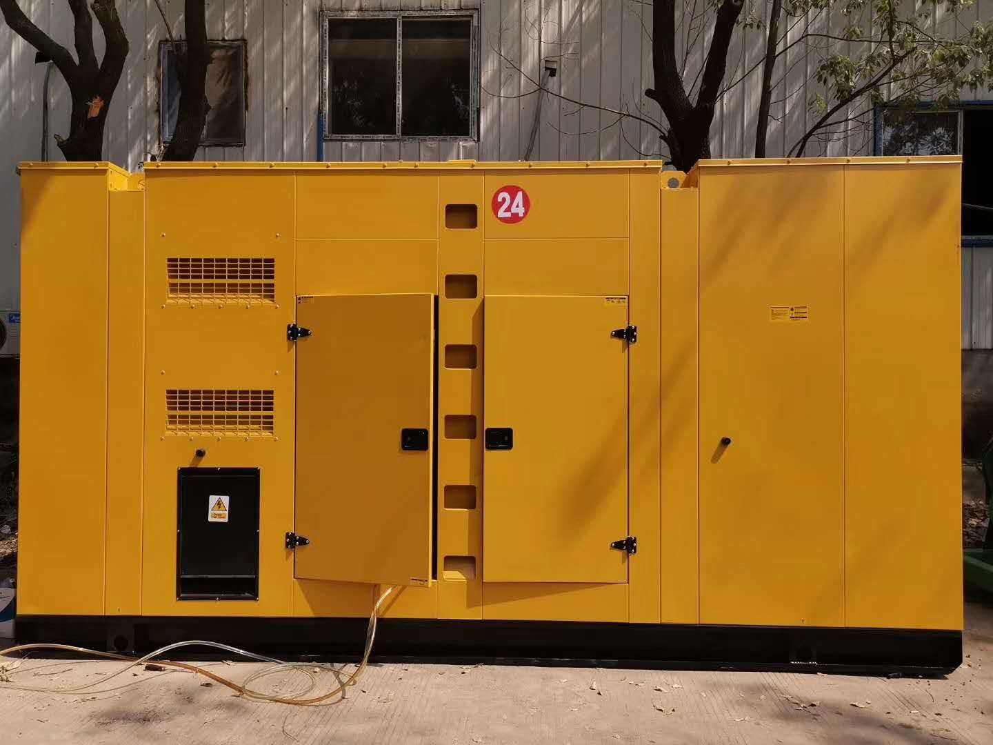 疏勒租赁发电机-国产柴油发电机油耗的奥秘