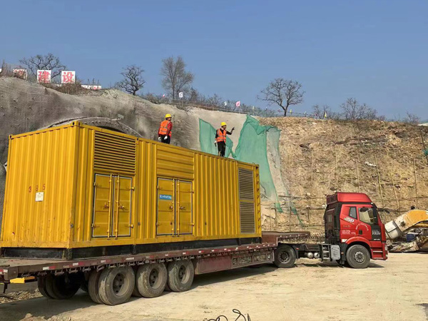 疏勒发电机租赁如何根据测试结果判断机油泵的工作状态是否正常？