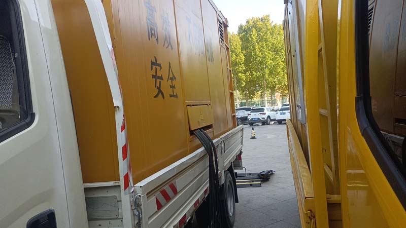 疏勒如何判断柴油发电机组和UPS电源的切换时间是否符合要求？