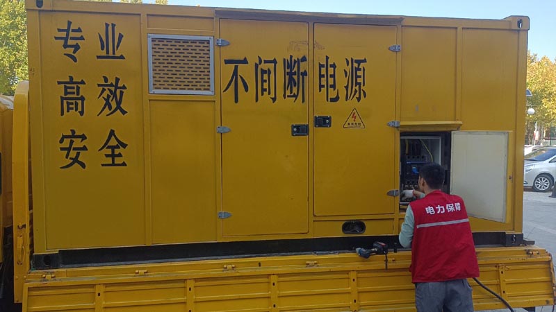 疏勒柴油发电机组和UPS电源配合使用时，如何避免切换过程中的电力中断？